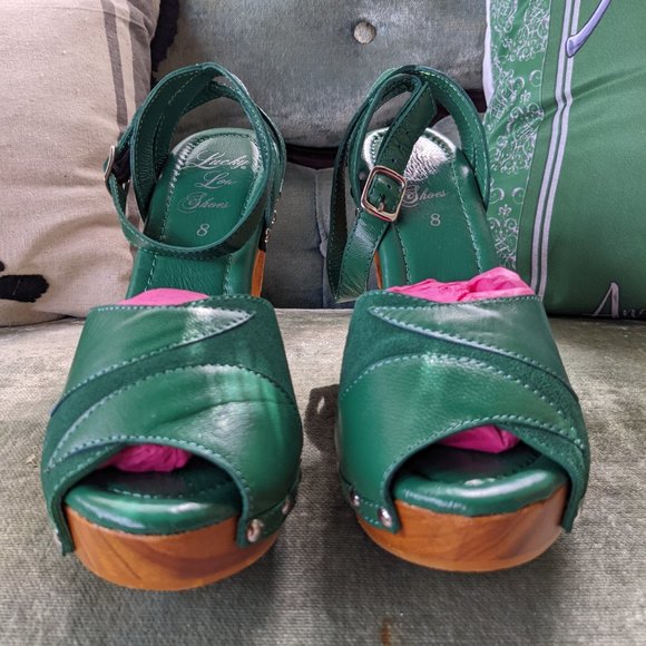 Lucky Lou Tiki Shoes Size 8 Brand new! Sold out on site! - Picture 7 of 7